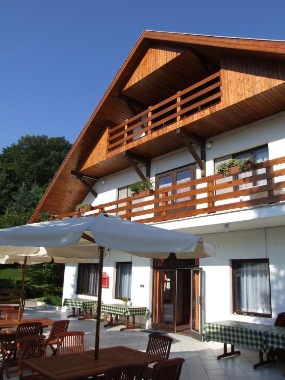 Bed and Breakfast Vadregeny Panzio Естерґом Екстер'єр фото
